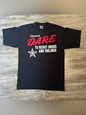 Vintage DARE Graduate Sheriff T Shirt Size M Resist Drugs And Violence